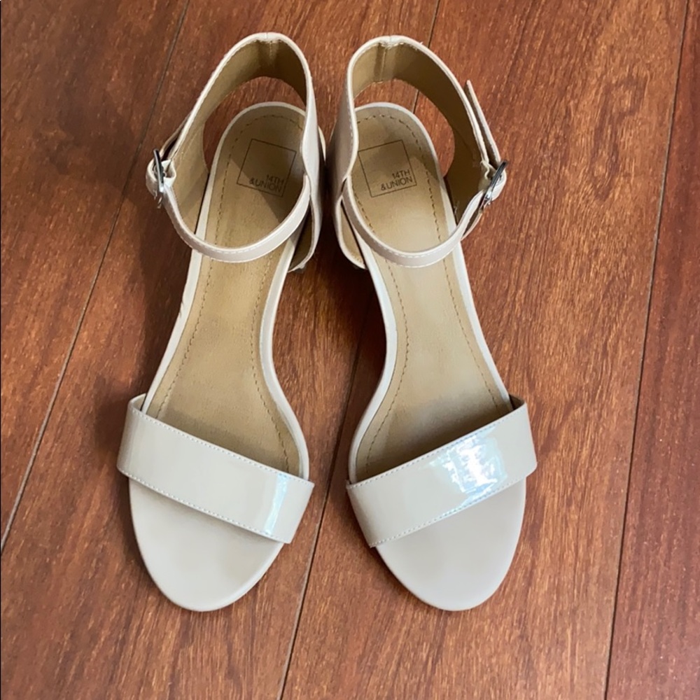 Pinkish Beige Heeled Sandals, US 6